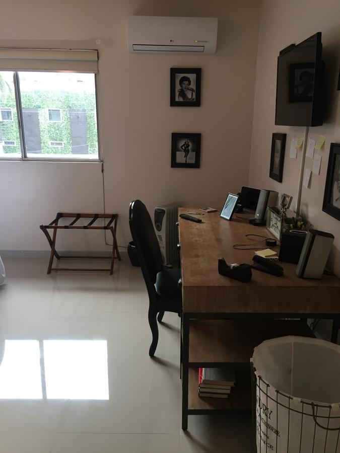 Pied-A-Terre Center Of Tijuana Apartment Exterior photo