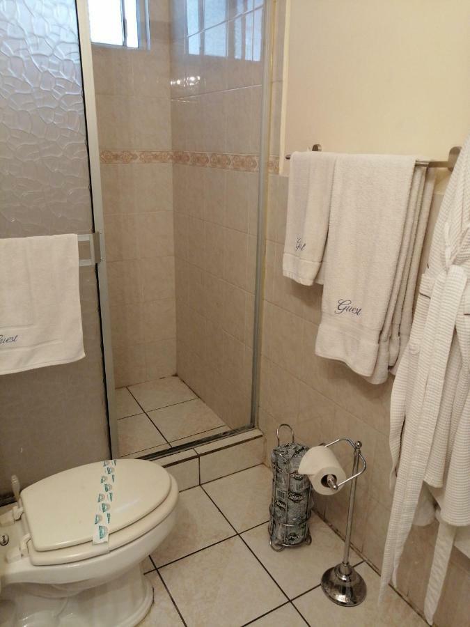 Pied-A-Terre Center Of Tijuana Apartment Exterior photo